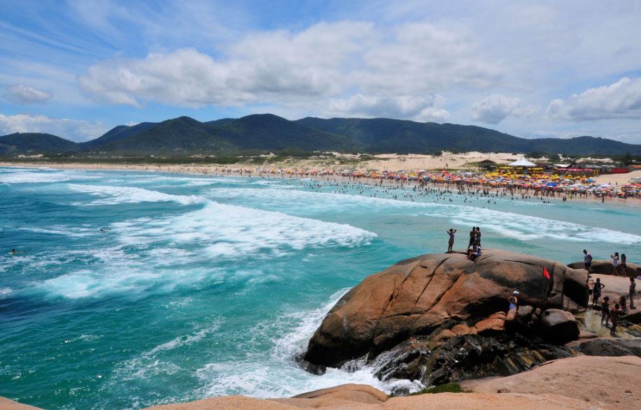 As 20 praias mais lindas de Santa Catarina em fotos. Praia da Joaquina. 