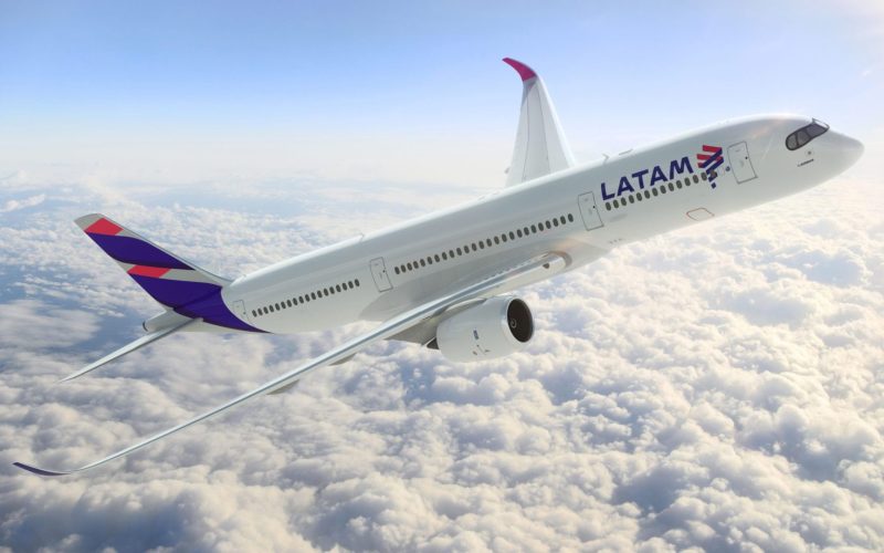 Passagem aérea deve seguir com preço em alta, segundo CEO da LATAM