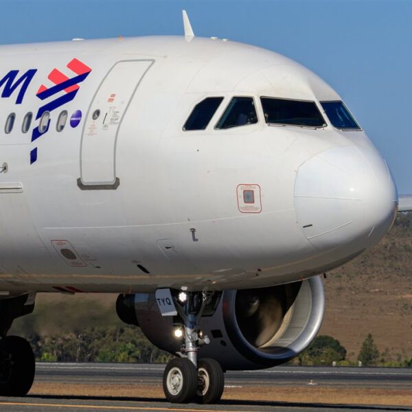Passagens aéreas na Black Friday: LATAM oferece 2º passageiro grátis e mais descontos
