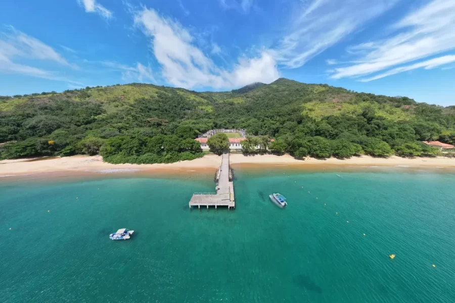 Ilha Anchieta - Um dos melhores passeios para fazer em Ubatuba.