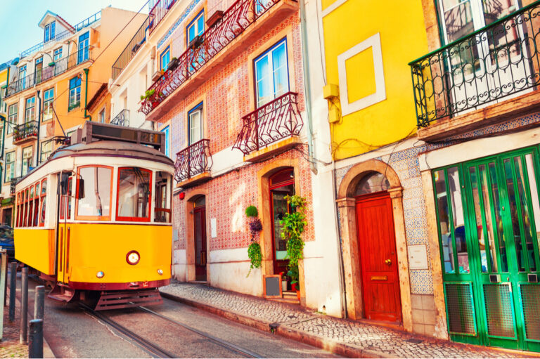 Portugal cria bilhete de trem com viagens ilimitadas por 49 euros. Lisboa
