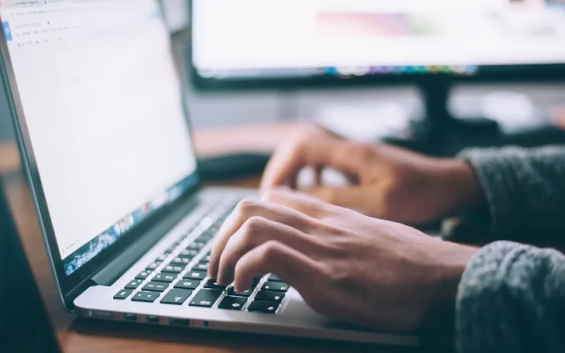 Viagens mais seguras: como manter o seu computador seguro