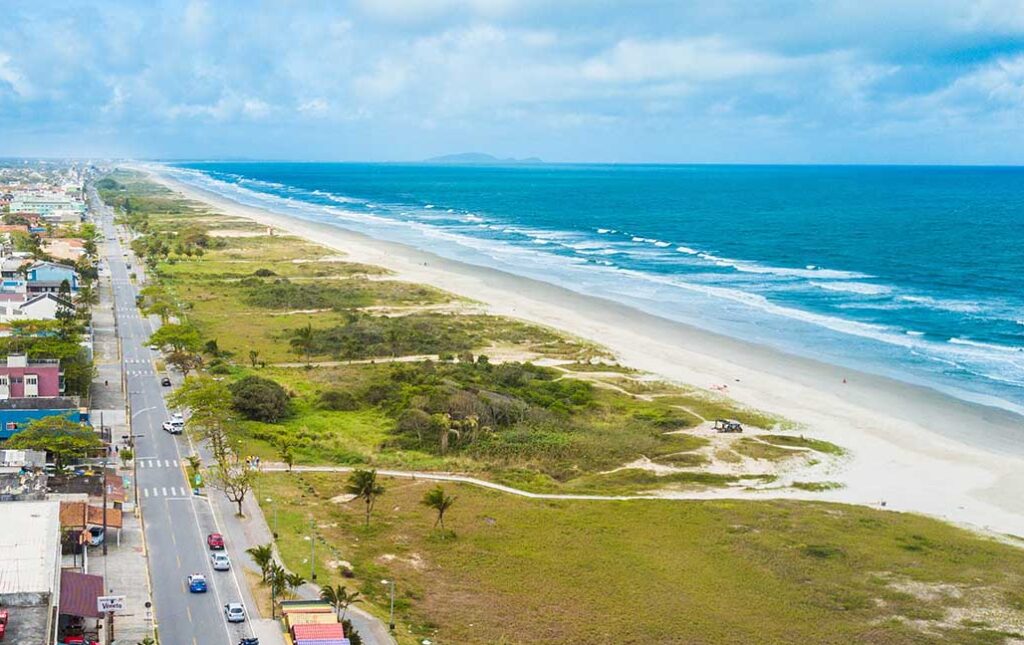 Praia de Leste - Pontal do Paraná - está entre as praias mais lindas do Paraná.