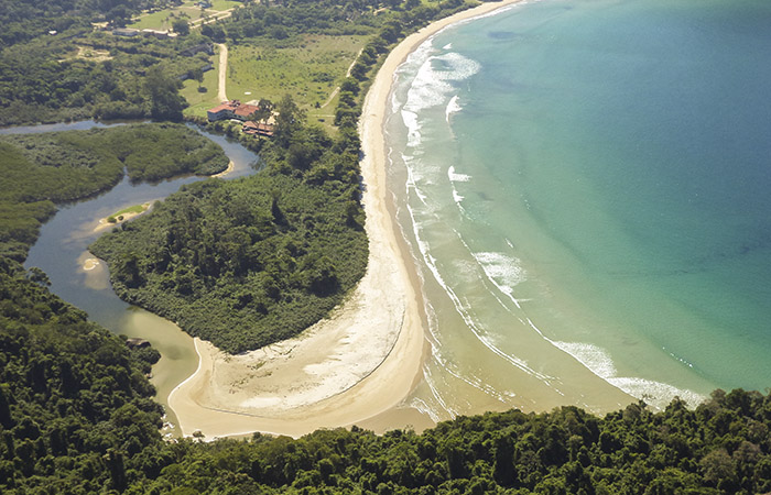 Praia de Dois Rios, Ilha Grande. Melhores praias do Rio de Janeiro.