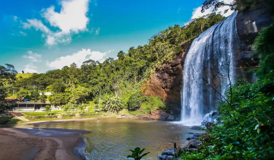 Cachoeira Grande, em Lagoinha/SP