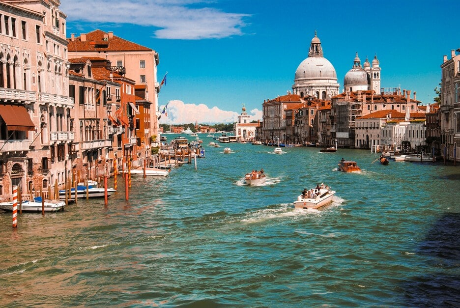 Veneza - Itália: melhores destinos da Europa para conhecer em novembro 
