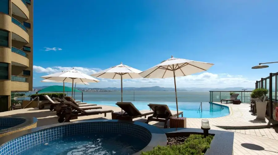 Réveillon em Florianópolis: hotel com vista para o mar