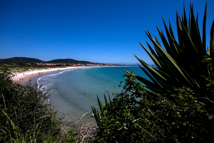 Vista da Praia do Pero, uma das principais de Cabo Frio