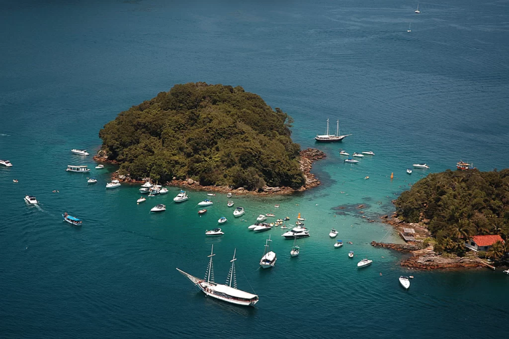 Lagoa Azul, em Ilha Grande