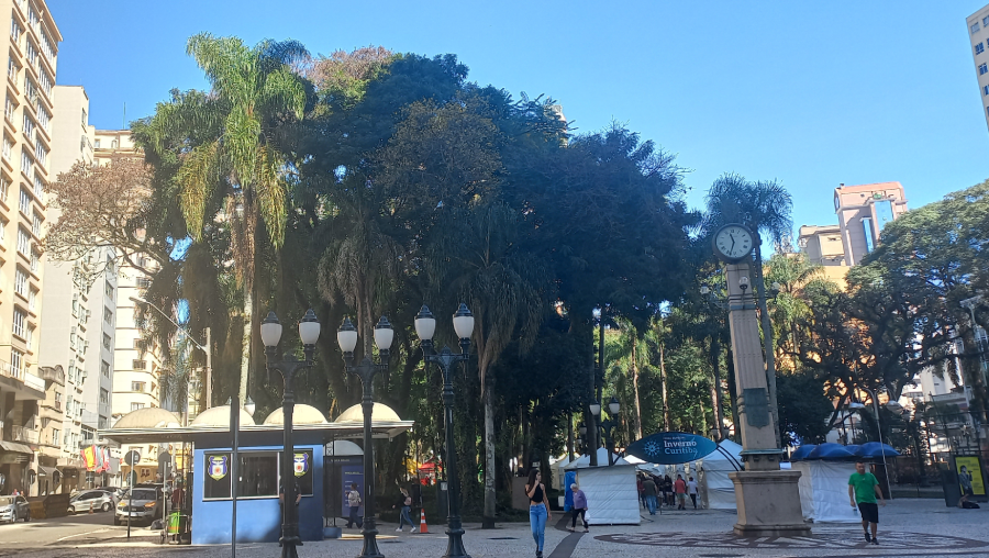 Passeio no centro histórico da capital do Paraná