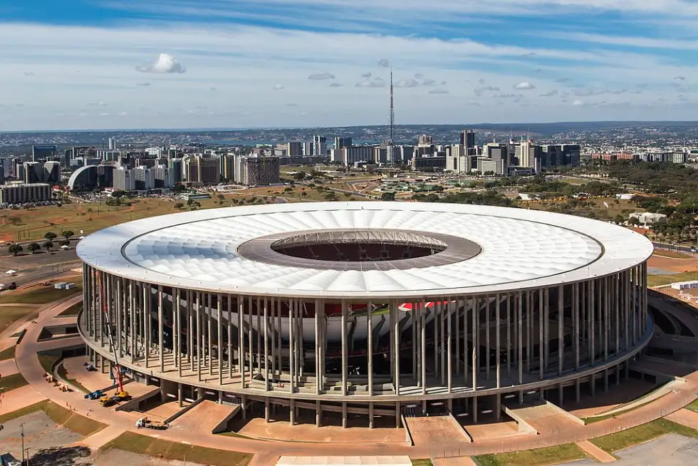 Estádio Nacional de Brasília - Números, quantos torcedores cabem, capacidade máxima.