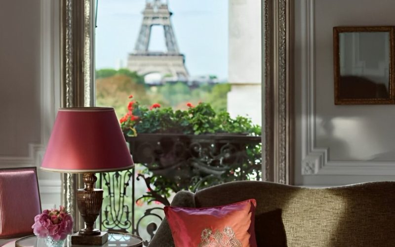 Hôtel Plaza Athénée: dono de uma das vistas mais belas de Paris