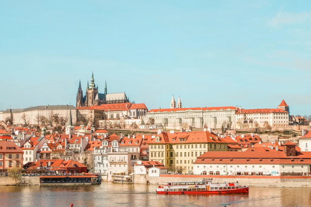 Dicas de passeios em Praga: tours de barco