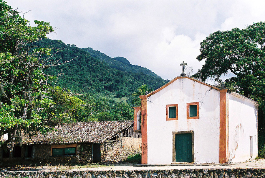 Igreja na Praia de Paraty-MIrim