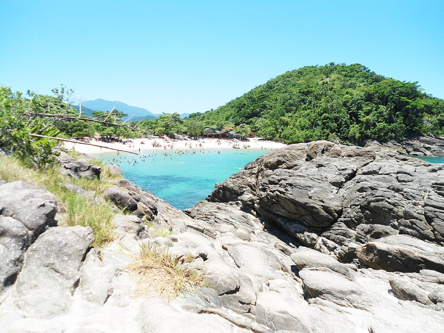 Praia do Meio, em Trindade
