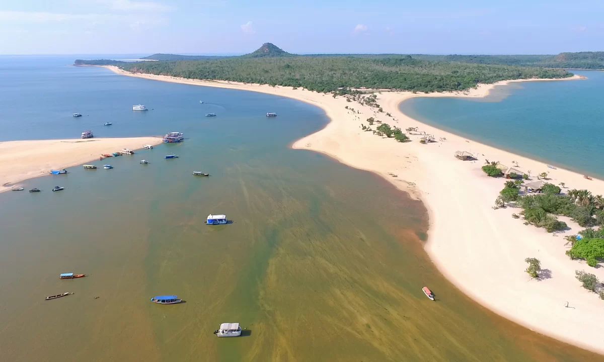 Praias de águas fluviais