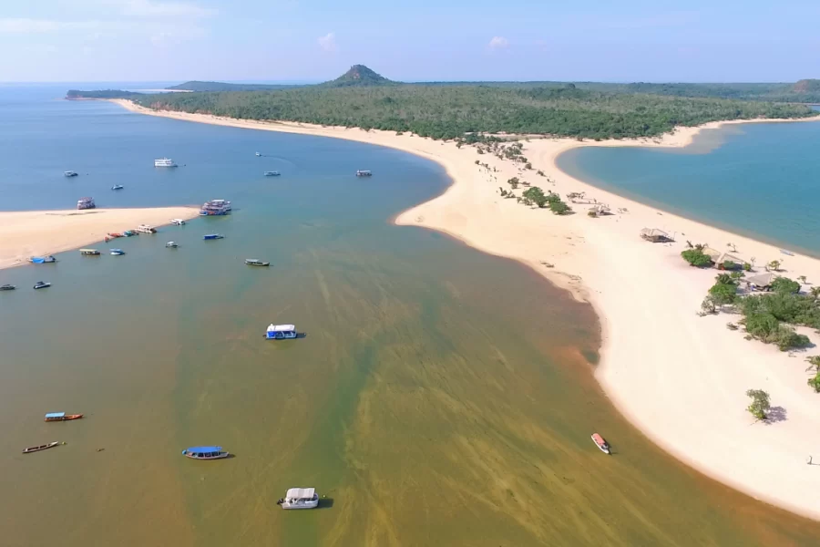 Praias de águas fluviais