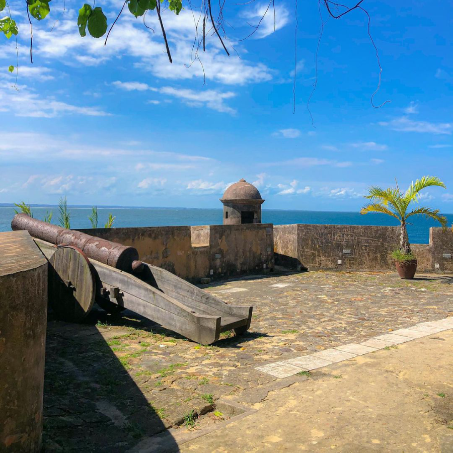 Ruínas da Fortaleza do Tapirandu