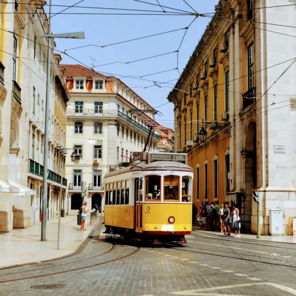 Quanto custa viajar para Portugal em 2025? Valores atualizados!