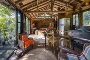 casa na árvore entre SP e Rio