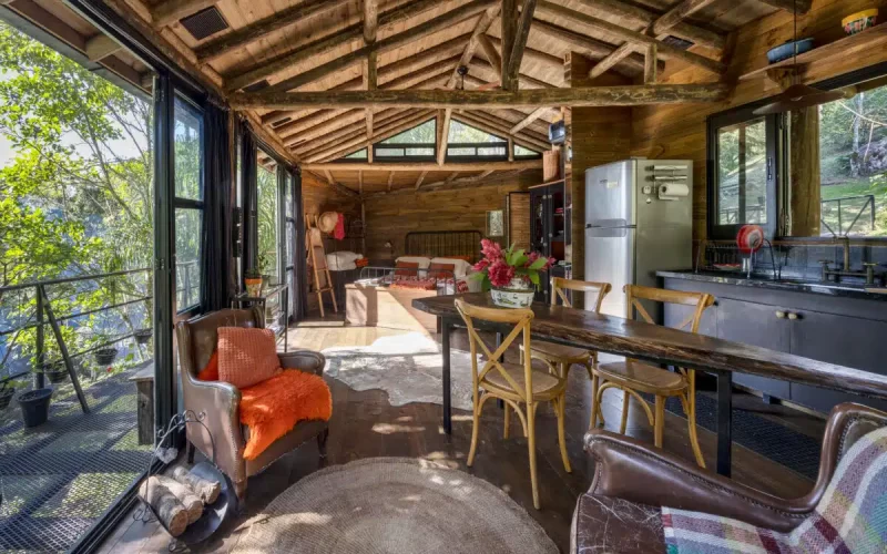 casa na árvore entre SP e Rio