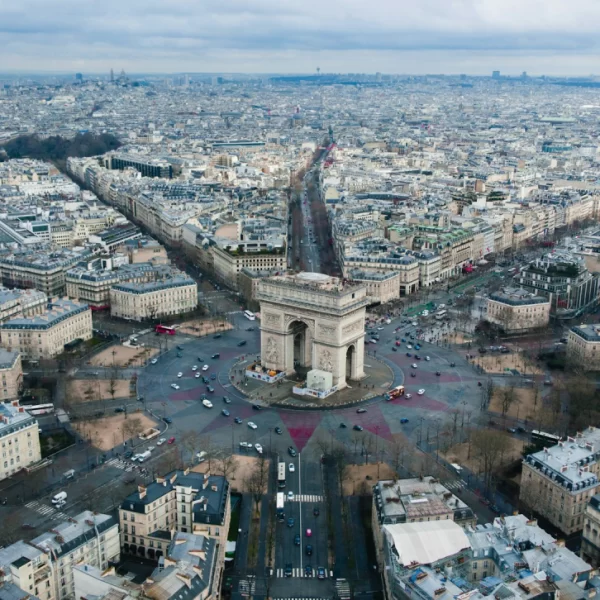 Paris no verão: dicas para aproveitar a Cidade Luz durante a estação