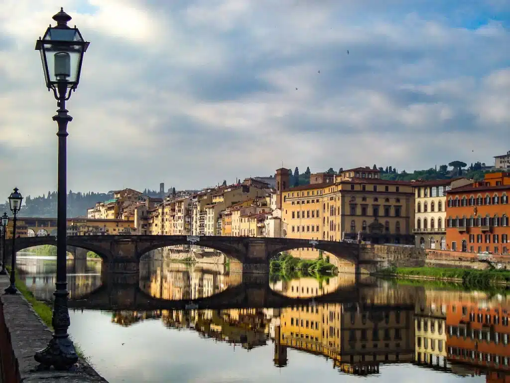 Hospedagem em Florença com vista para o Arno