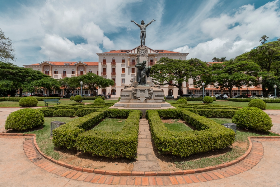 Praça Pedro Sanches, em Poços de Caldas