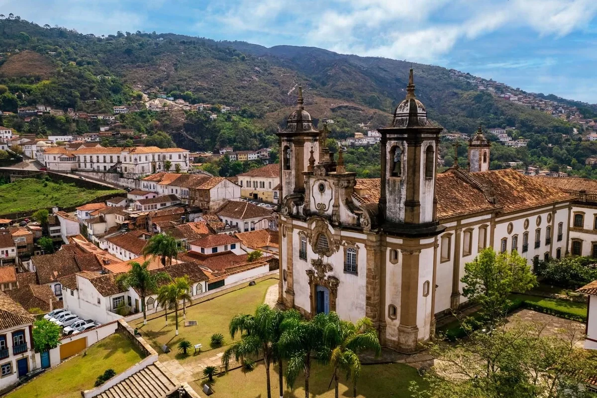Conheça Minas Gerais de Carro