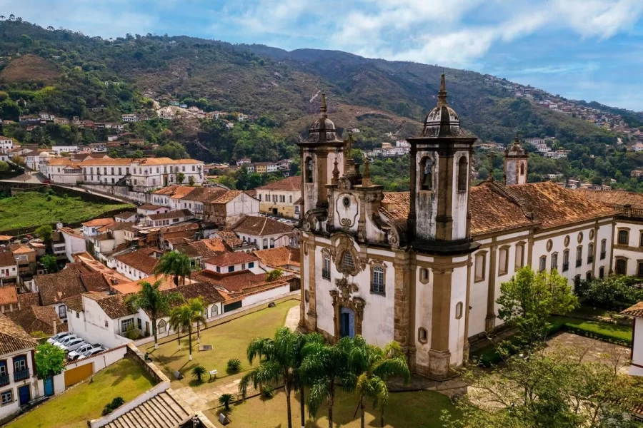 Conheça Minas Gerais de Carro
