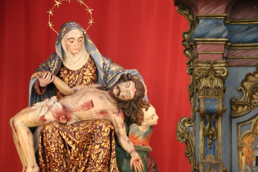 Obras de Aleijadinho - Imagem de Nossa Senhora da Piedade