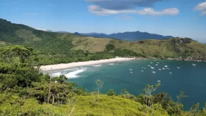 Lugares com águas cristalinas em SP - Ilhabela