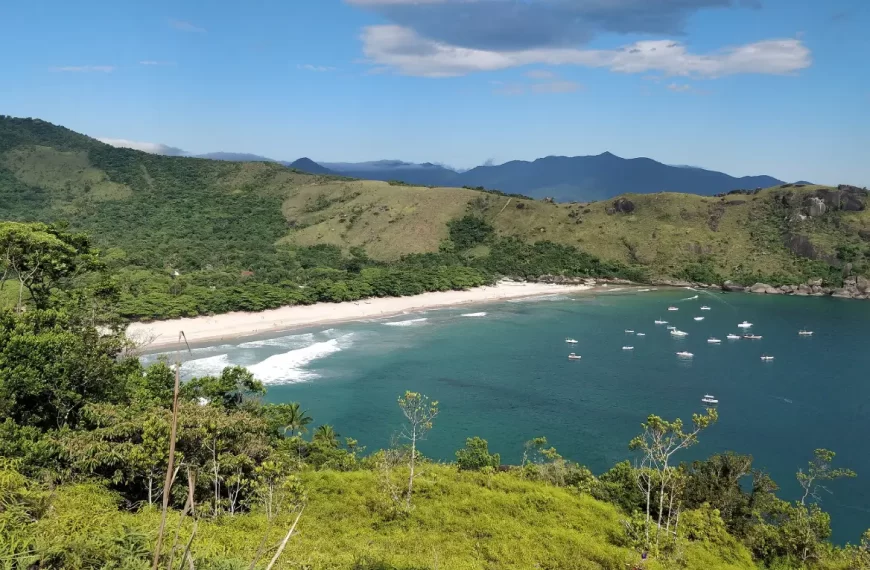 Lugares com águas cristalinas em SP - Ilhabela