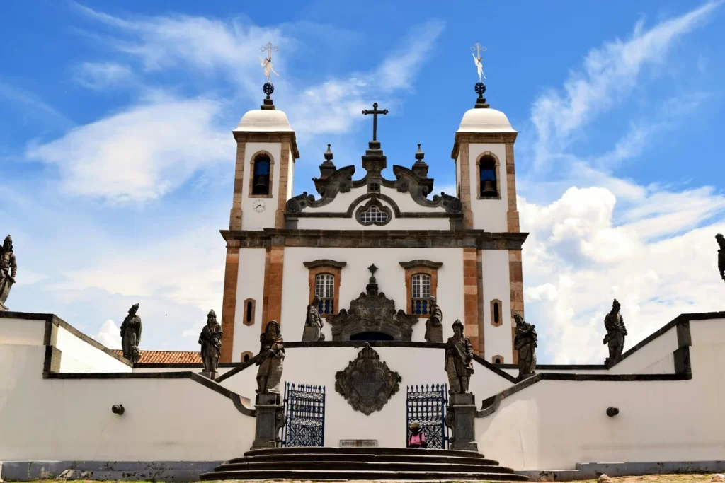 Viagem por Minas Gerais: 25 destinos para incluir nas suas férias