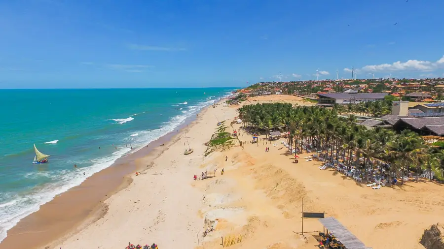Canoa Quebrada combina praia, natureza e cultura