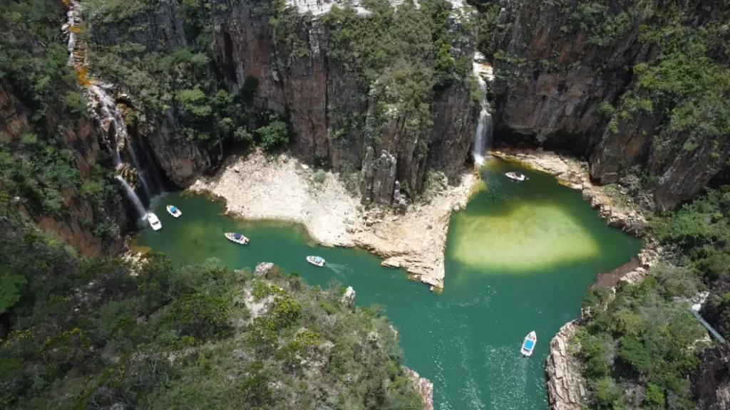 Capitólio MG é um dos destinos mais procurados de Minas Gerais para quem busca natureza, cachoeiras e paisagens impressionantes