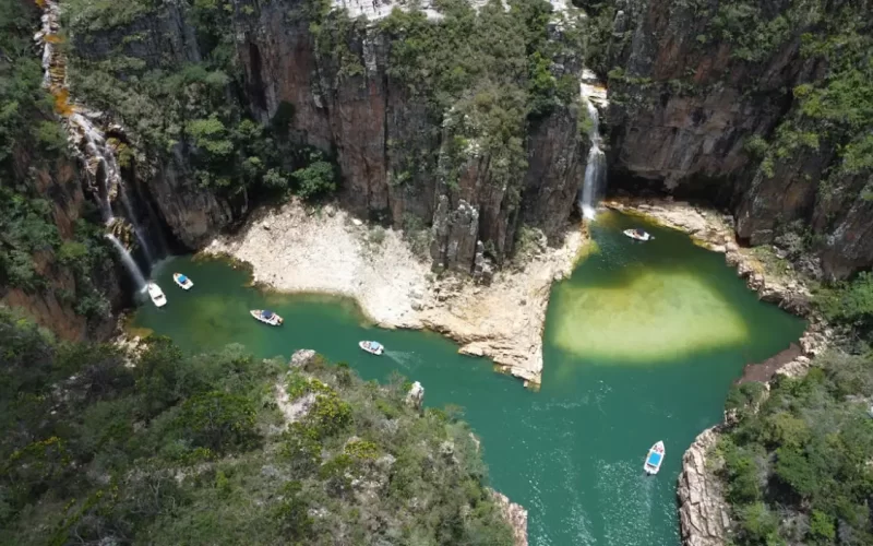Capitólio MG é um dos destinos mais procurados de Minas Gerais para quem busca natureza, cachoeiras e paisagens impressionantes