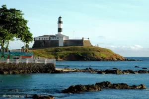O Farol da Barra é um dos principais pontos turísticos de Salvador