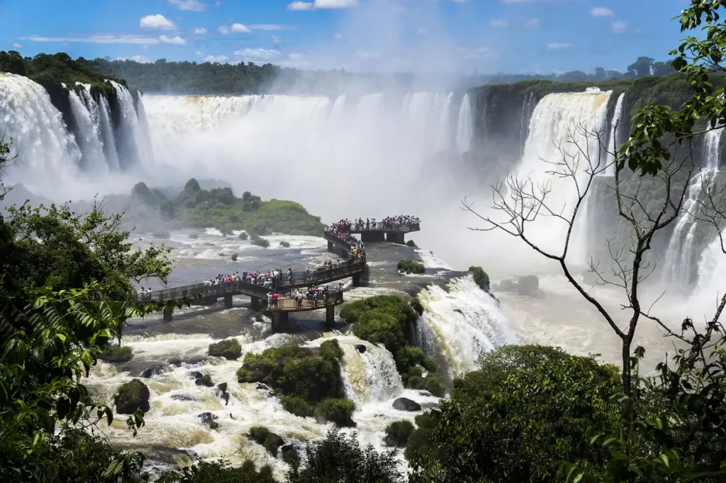 Foz do Iguaçu, no Paraná, destino turístico brasileiro