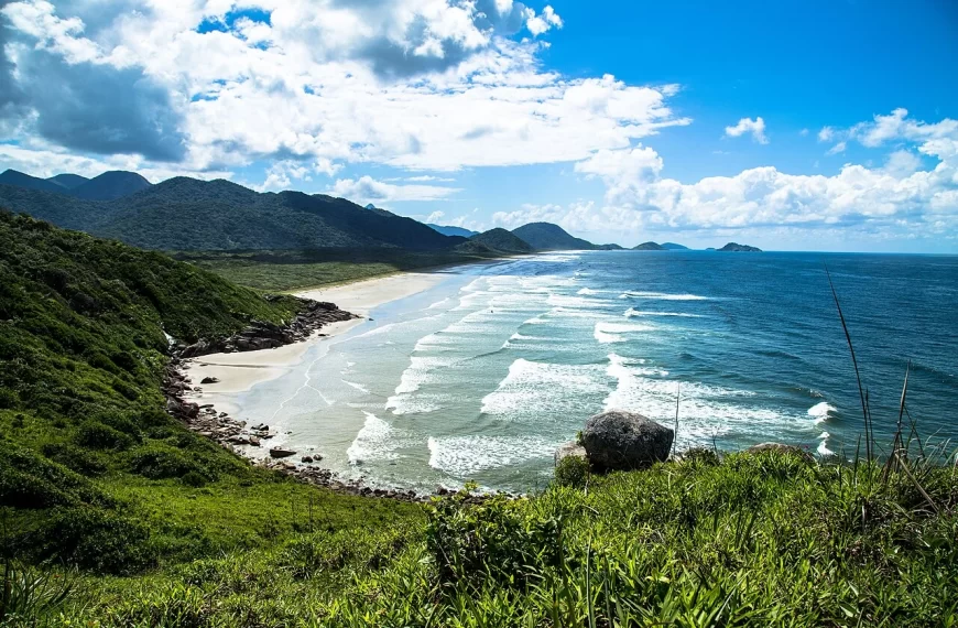 Guia de viagens na Ilha do Cardoso