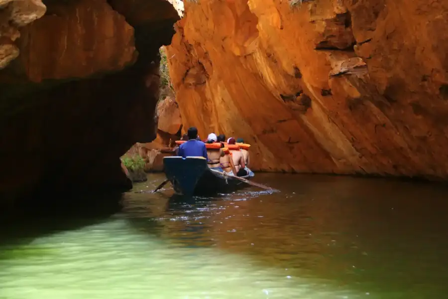 Passeio de canoa pelo Cânion do Xingó, um dos principais atrativos do Rio São Francisco