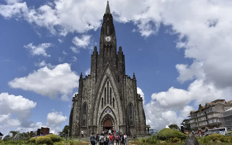 Catedral de Pedra em Canela, RS. Um dos cartões-postais mais amados do Rio Grande do Sul