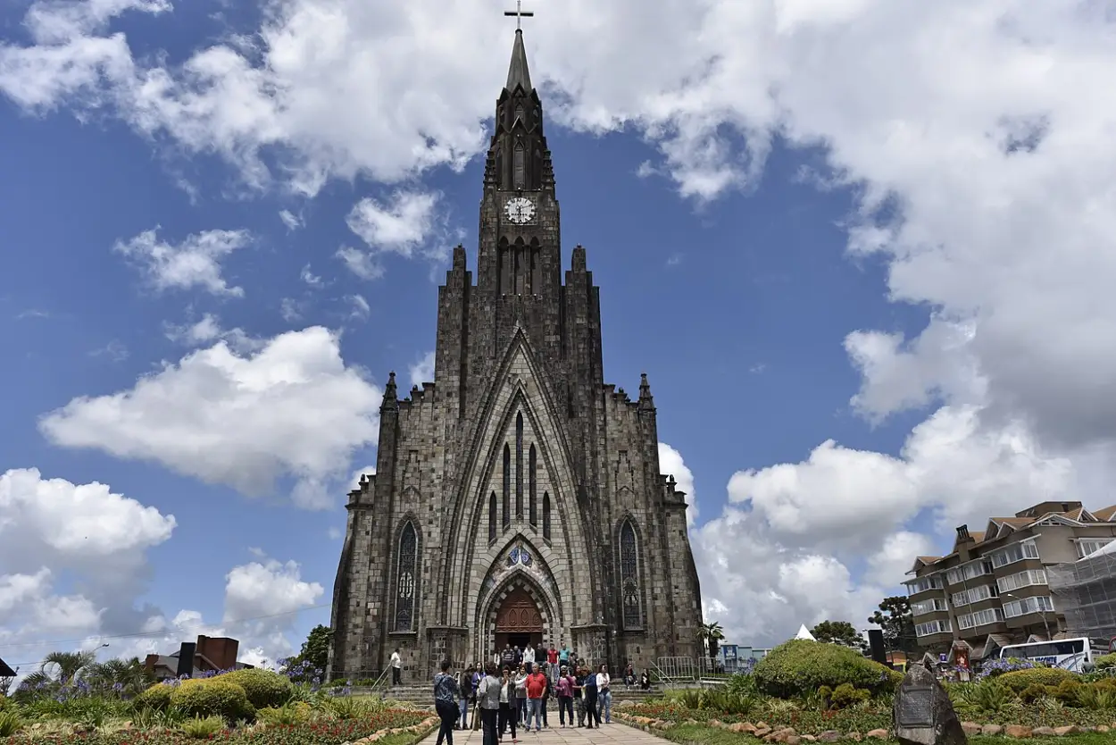 Catedral de Pedra em Canela, RS. Um dos cartões-postais mais amados do Rio Grande do Sul