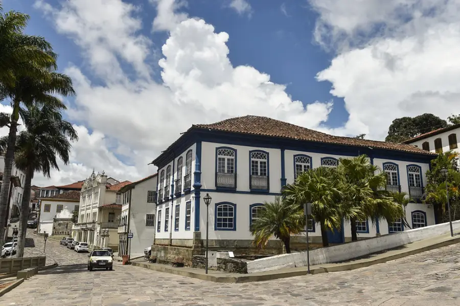 Edifício do Fórum de Diamantina, em Minas Gerais, com arquitetura histórica