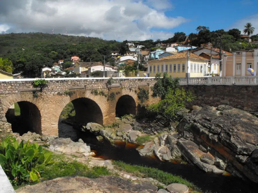 A Ponte do Rio Serrano é um dos cartões-postais de Lençóis