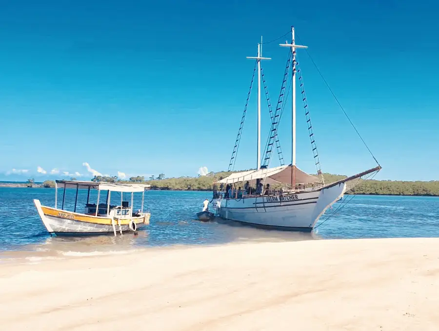 Praia do Guaiú na Bahia, conhecida pela tranquilidade