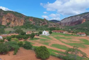 Serra da Capivara – Sítio do Mocó: patrimônio arqueológico e natureza preservada no Piauí
