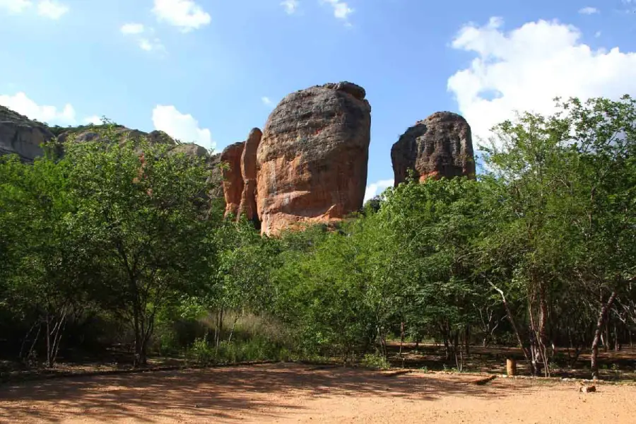 Serra da Capivara: patrimônio arqueológico e paisagens únicas no Piauí