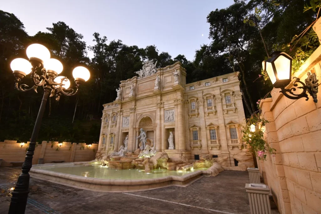 Réplica da Fontana di Trevi, em Serra Negra
