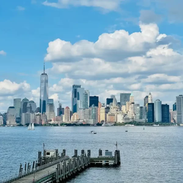 ​​Qual cartão usar nos Estados Unidos? Conta global AstroPay tem IOF zero e cashback